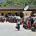 Fila di mototaxi parcheggiati in Cunén