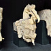 Alcune teste decorative recuperate dalle rovine Maya