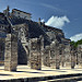 Il colonnato alla base del Templo de los Guerreros