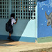 Ragazzino nella scuola elementare di Tortuguero
